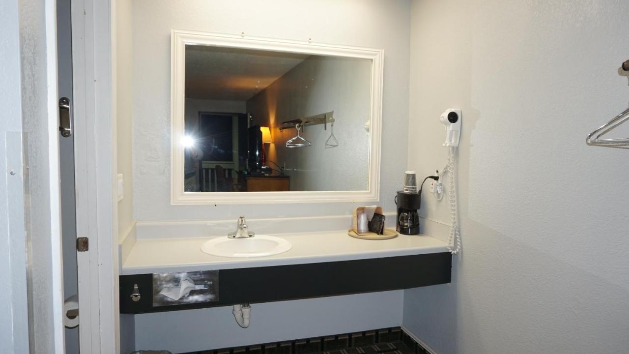 Lakes Inn Warsaw Esterno foto